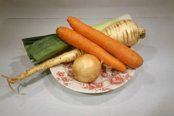 Pastinaak-wortelsoep per liter